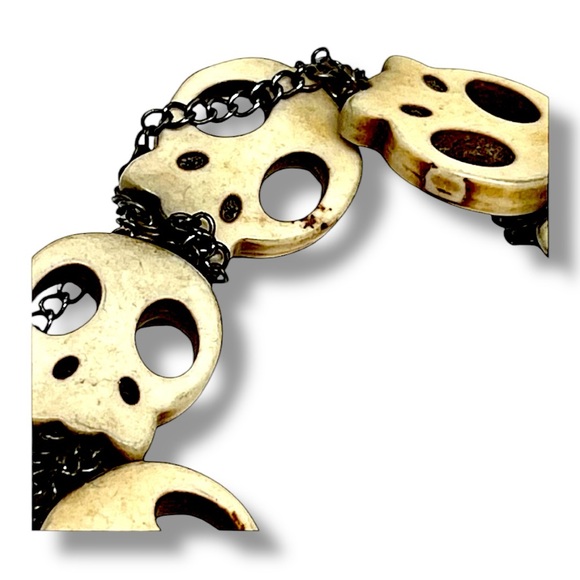 Signed Skull ivory color distressed stretch bracelet with mini chains - Picture 9 of 11